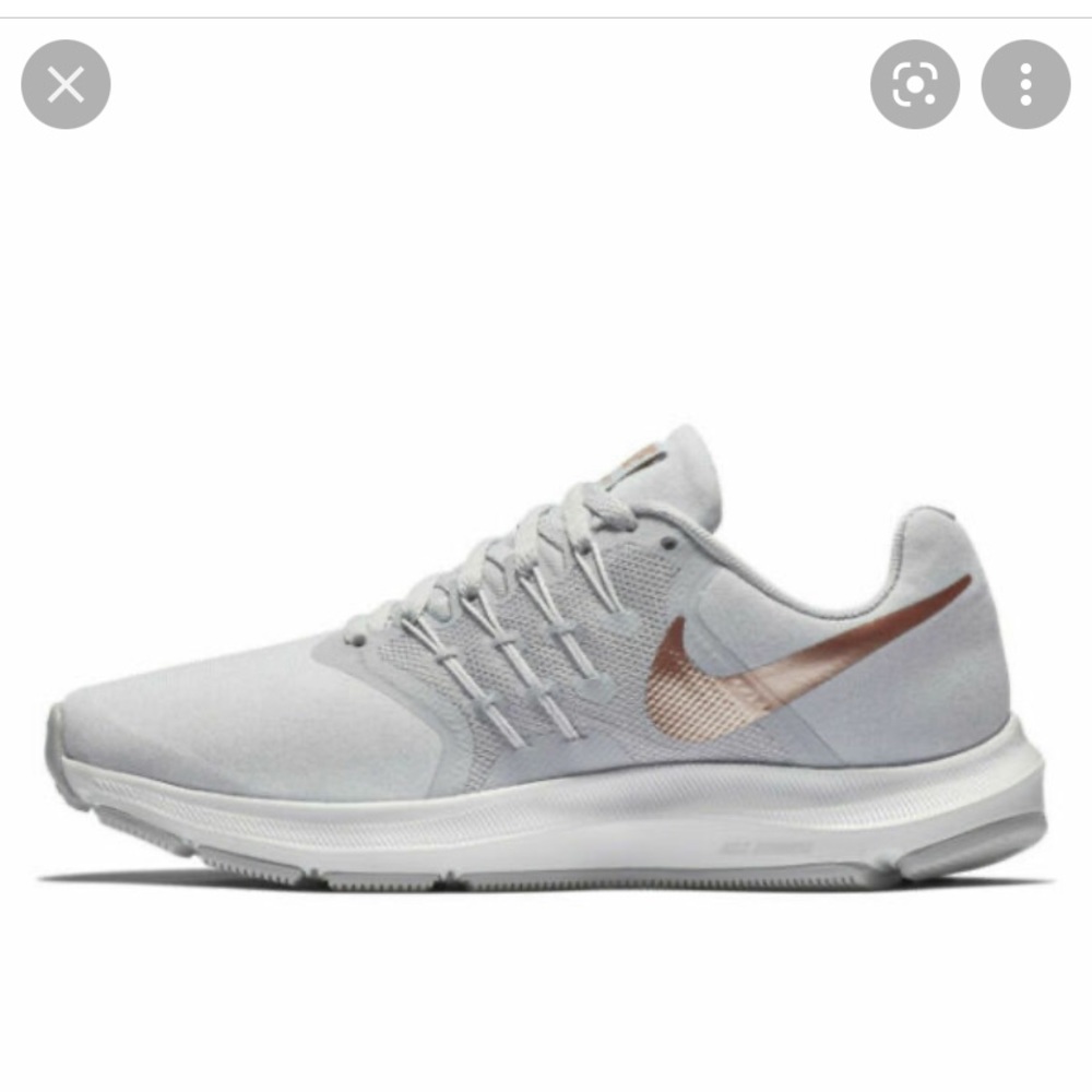 COPY - Womens Nike run swift shoes